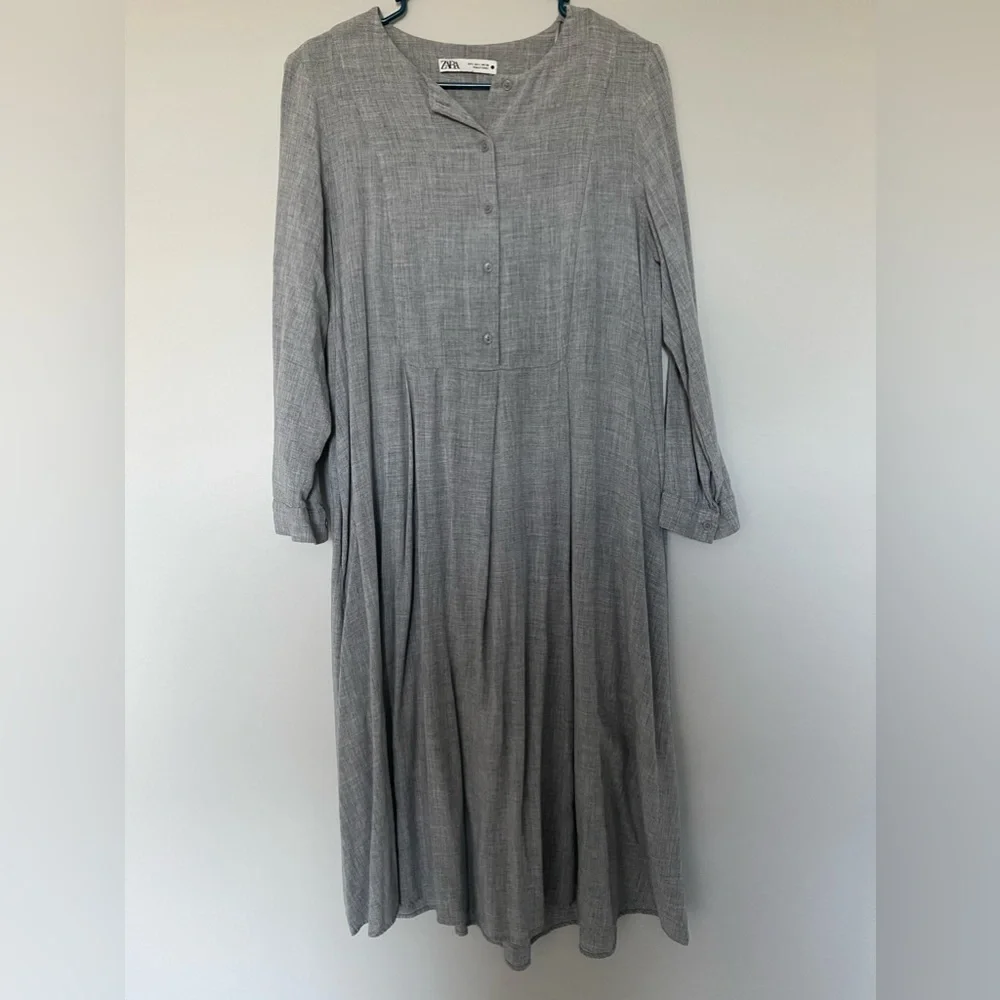 Zara midi grey elegant dress article 4886/257/803 Zara pleated midi dres… - Picture 5 of 10